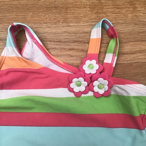 Gymboree color block swimsuit with flowers. - Picture 6 of 9